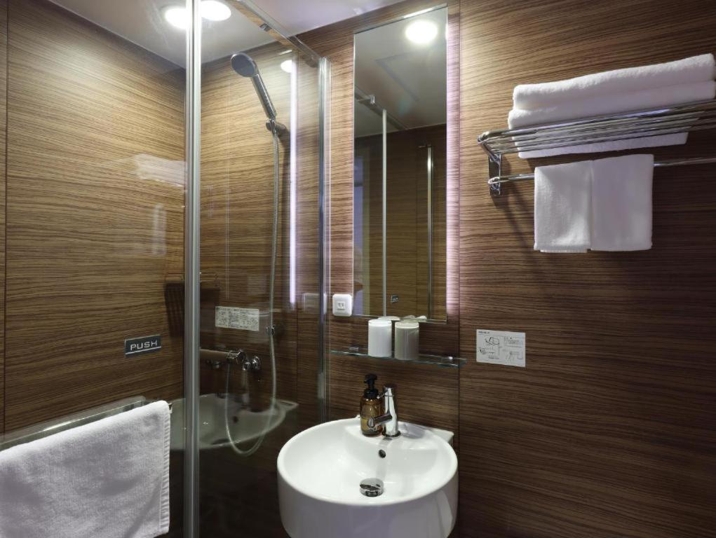 Hotel Glad One Kyoto Shichijo Buitenkant foto